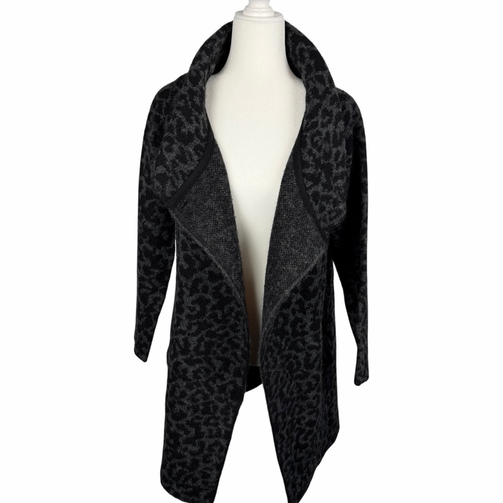 Womens Gray Black Leopard Knit Cardigan Sweater Small Cozy ADRIENNE VITTADINI